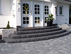 Volkmann Steinerzeugnisse GmbH in Montabaur Eschelbach Westerwald WW - Handel und Verkauf von Pflaster Natursteinpflaster Verbundsteinpflaster Betonpflaster Gartenmauern Mauersteine Außentreppen Treppenanlagen Treppenpodeste Treppenstufen Stufen Winkelstufen Radienstufen Terrassenplatten Pentagonplatten Zierkies Gartenkies Ziersplitt Findlinge Schüttgüter Natursteine Natursteinmauern Palisaden Gartenpalisaden Gardopalisaden Volkmann Steinerzeugnisse GmbH in Montabaur Eschelbach Westerwald WW - Handel und Verkauf von Pflaster Natursteinpflaster Verbundsteinpflaster Betonpflaster Gartenmauern Mauersteine Außentreppen Treppenanlagen Treppenpodeste Treppenstufen Stufen Winkelstufen Radienstufen Terrassenplatten Pentagonplatten Zierkies Gartenkies Ziersplitt Findlinge Schüttgüter Natursteine Natursteinmauern Palisaden Gartenpalisaden Gardopalisaden
